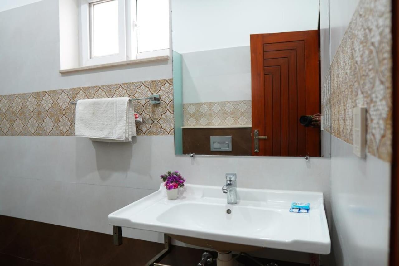 Bed and Breakfast Grand Royal Islamabad Zewnętrze zdjęcie