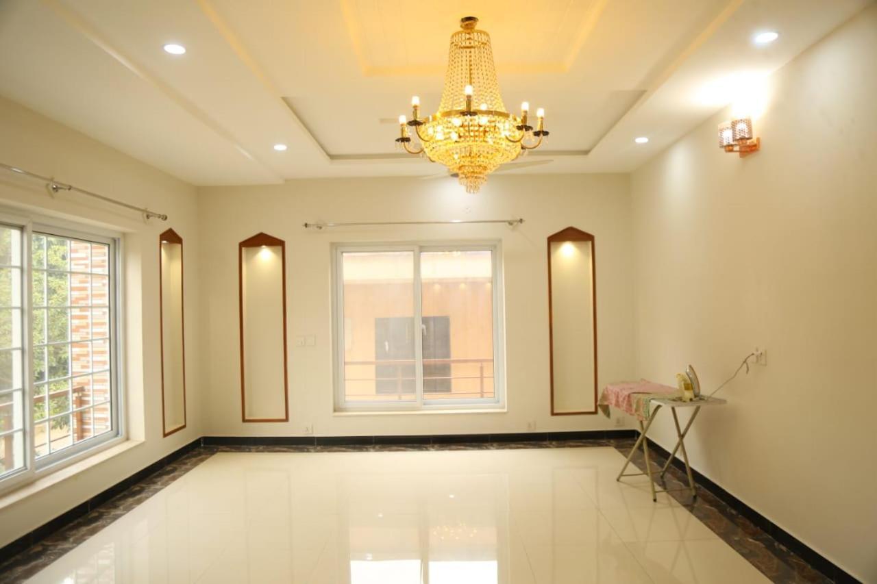 Bed and Breakfast Grand Royal Islamabad Zewnętrze zdjęcie
