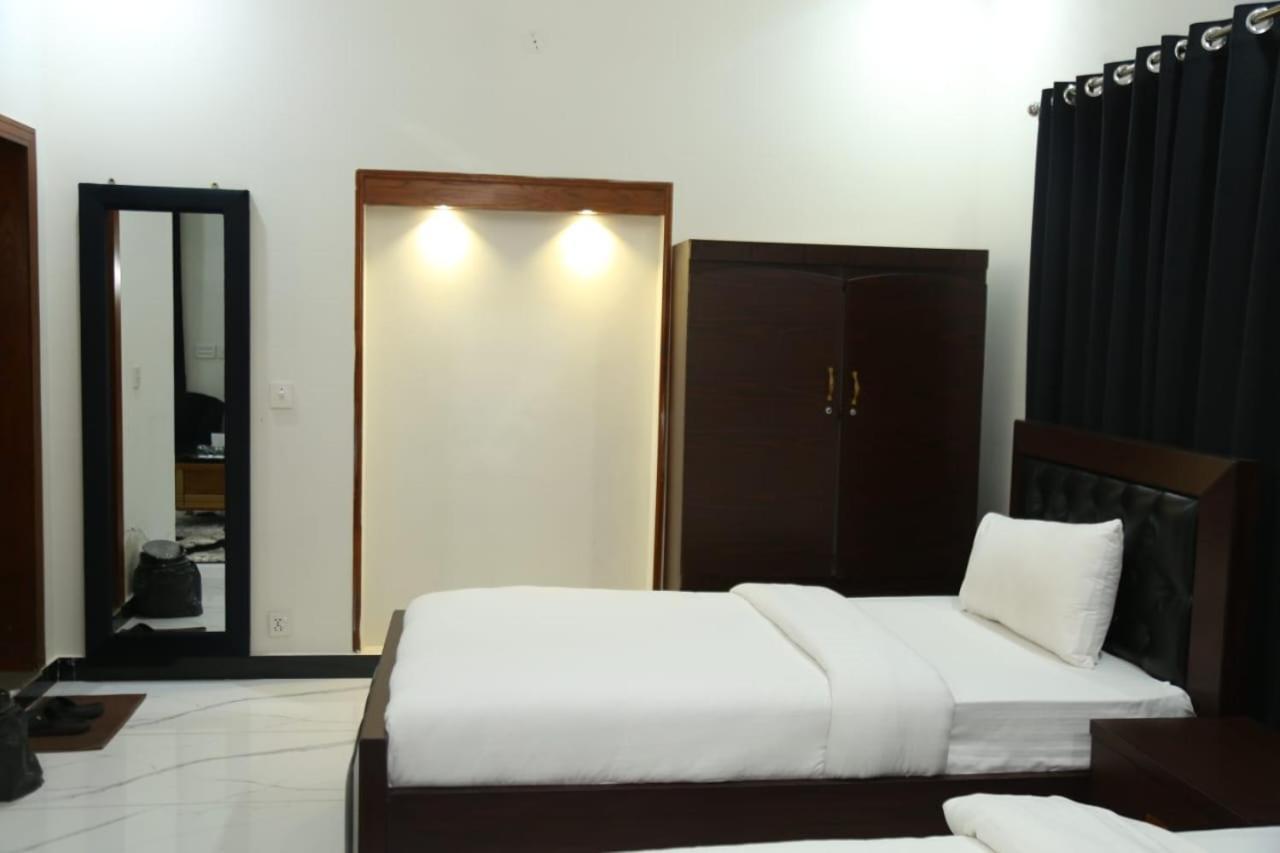 Bed and Breakfast Grand Royal Islamabad Zewnętrze zdjęcie
